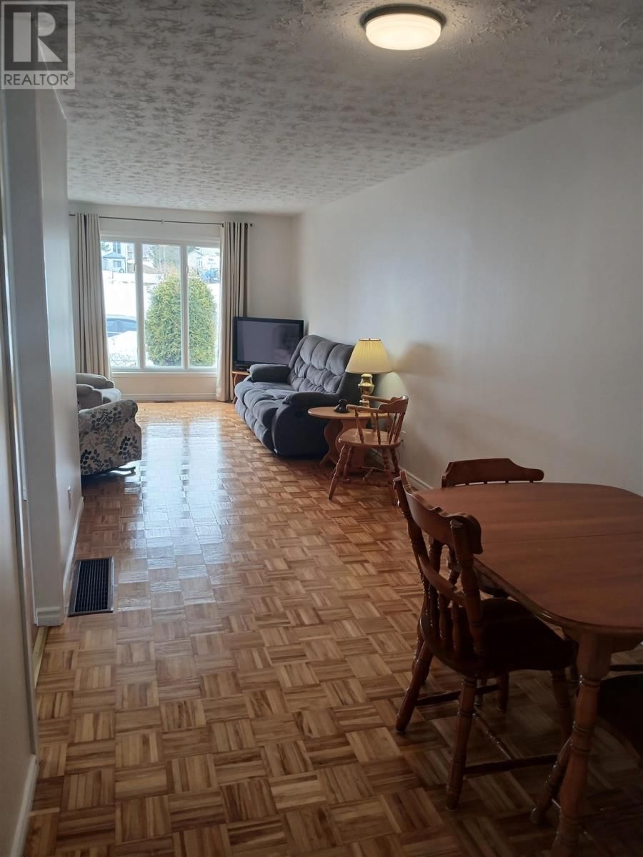 12 FOREST PL Image 9