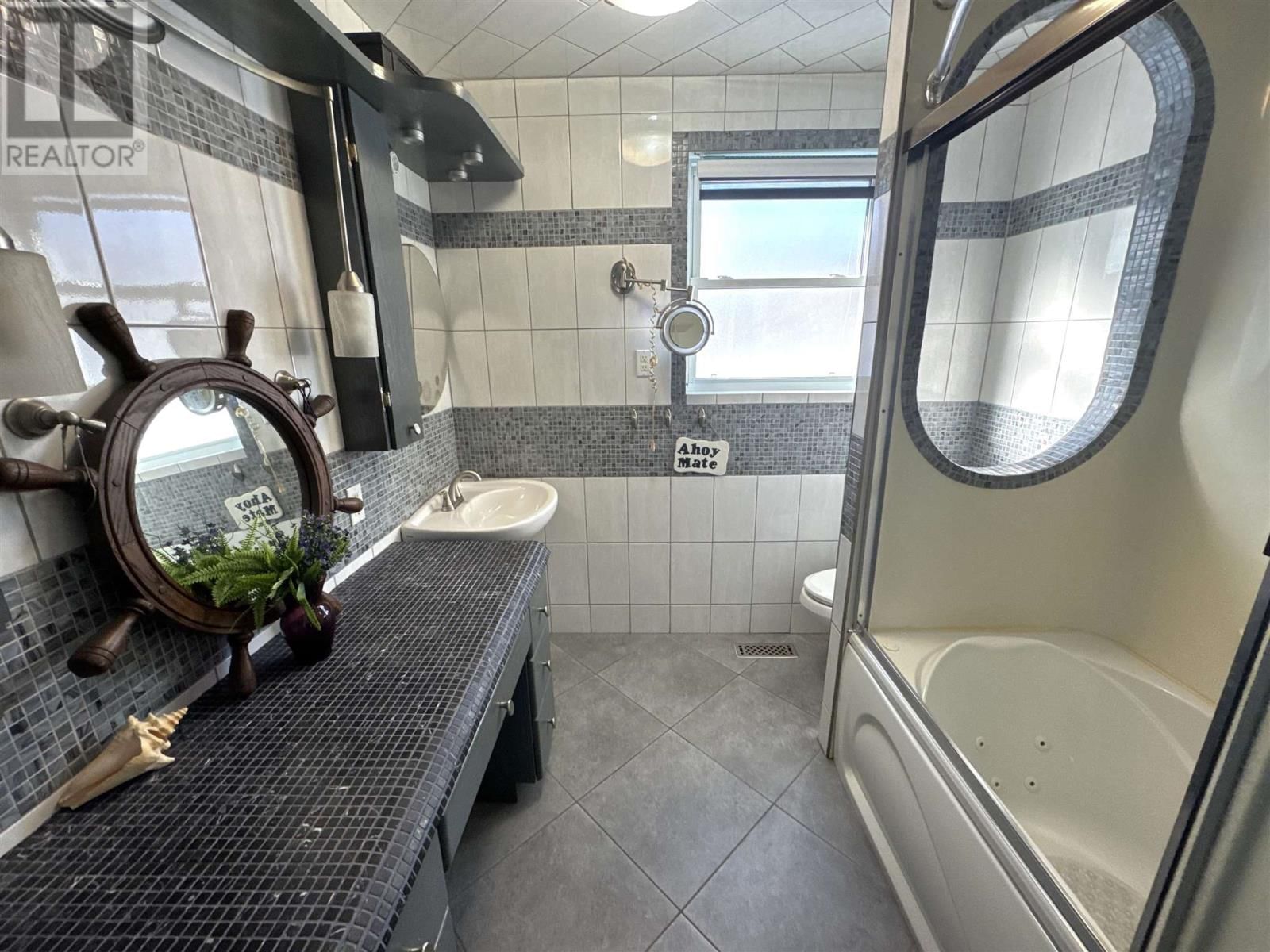 9 AXMITH AVE Image 15