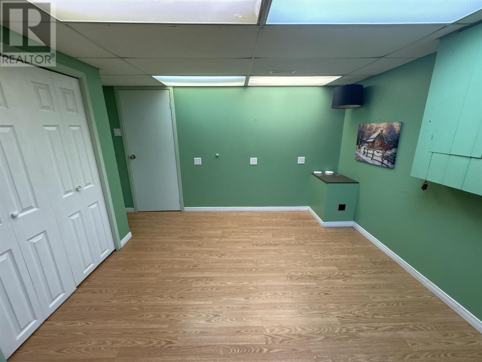 9 AXMITH AVE Image 19