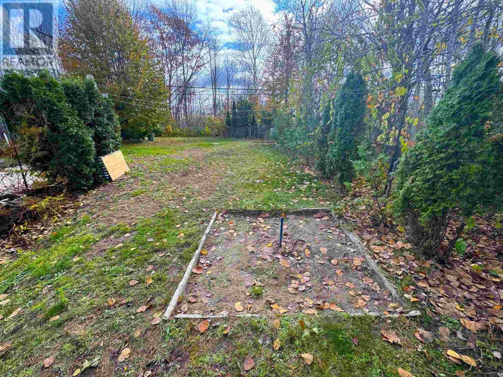 9 AXMITH AVE Image 27