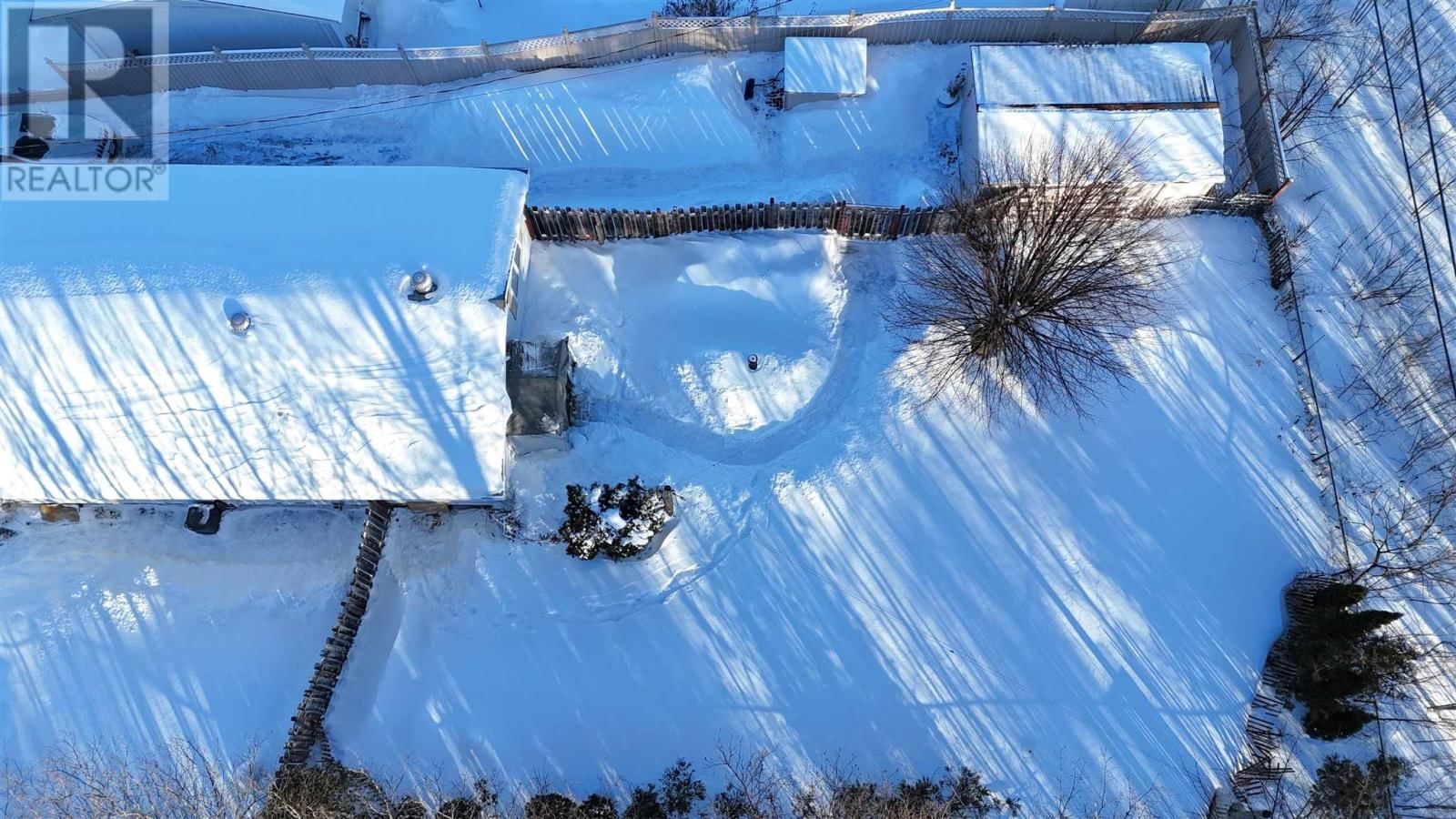 9 AXMITH AVE Image 4