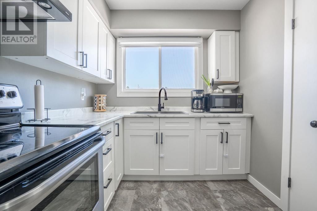 9 EAST DUNROBIN BAY Image 10