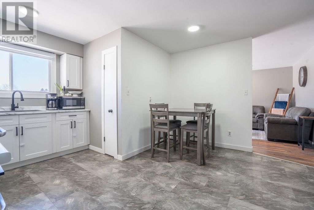 9 EAST DUNROBIN BAY Image 11