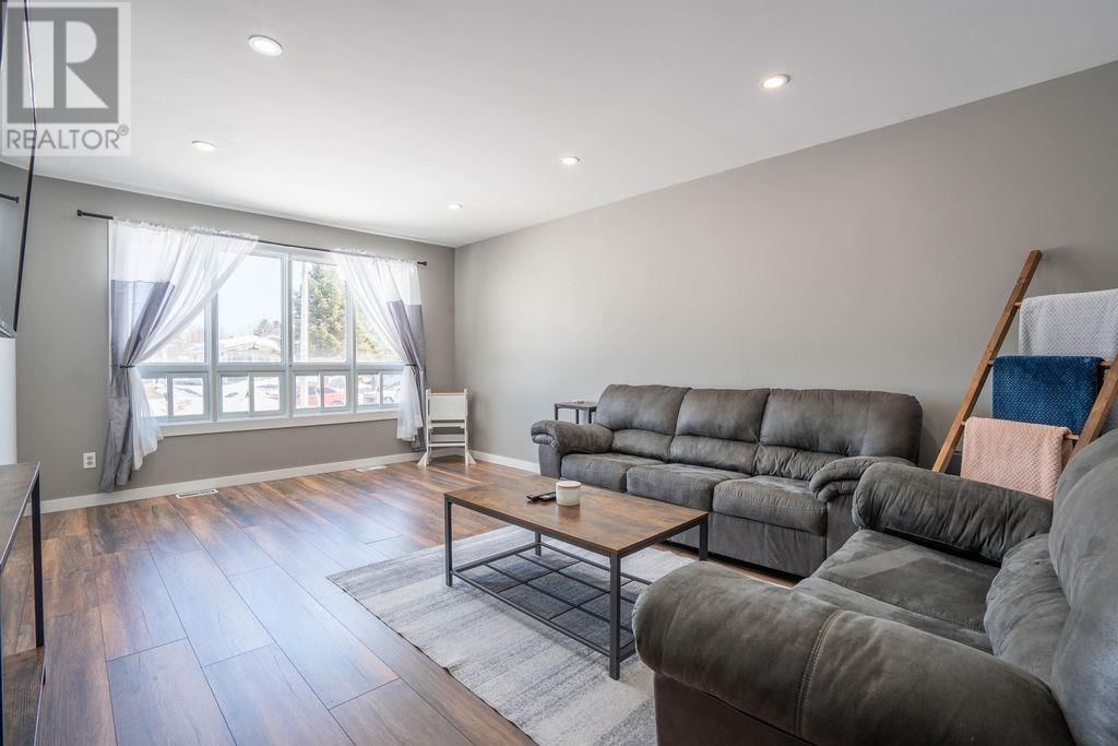 9 EAST DUNROBIN BAY Image 13