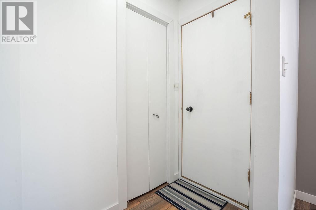 9 EAST DUNROBIN BAY Image 17