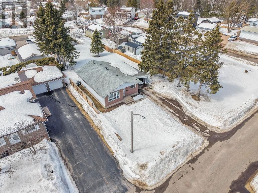 9 EAST DUNROBIN BAY Image 4