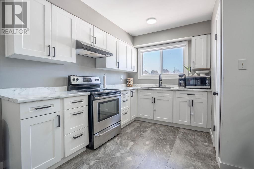 9 EAST DUNROBIN BAY Image 9