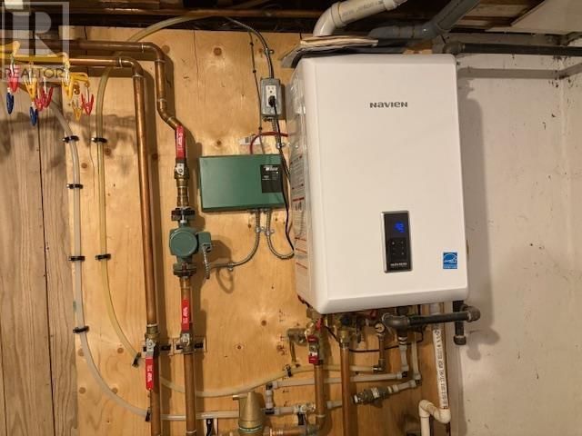 90 HENRIETTA AVE Image 10