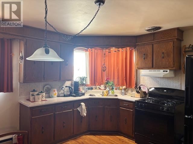 90 HENRIETTA AVE Image 3