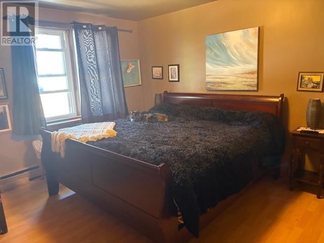 90 HENRIETTA AVE Image 4