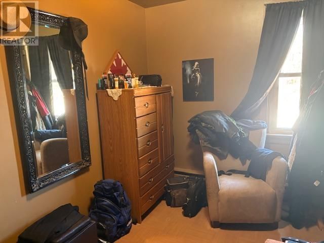 90 HENRIETTA AVE Image 5