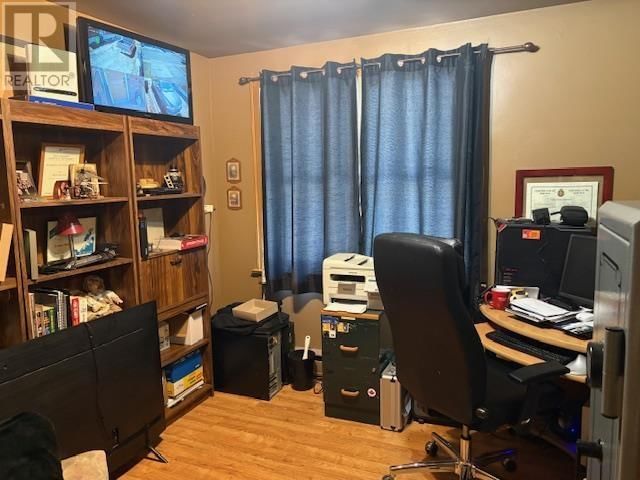 90 HENRIETTA AVE Image 6