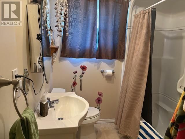 90 HENRIETTA AVE Image 7