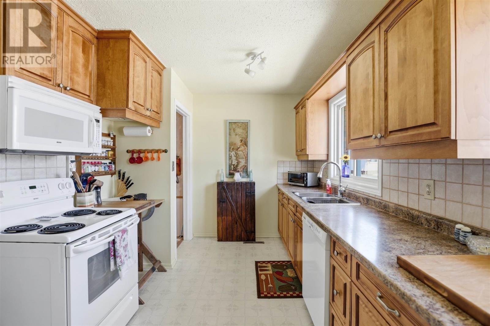 67 WAYNE CT Image 13