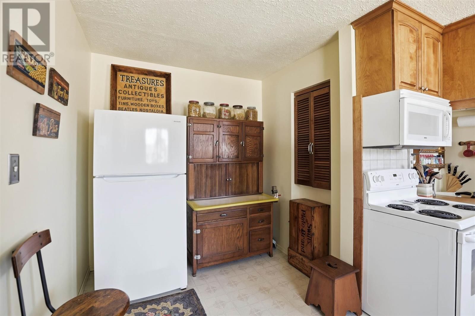 67 WAYNE CT Image 14