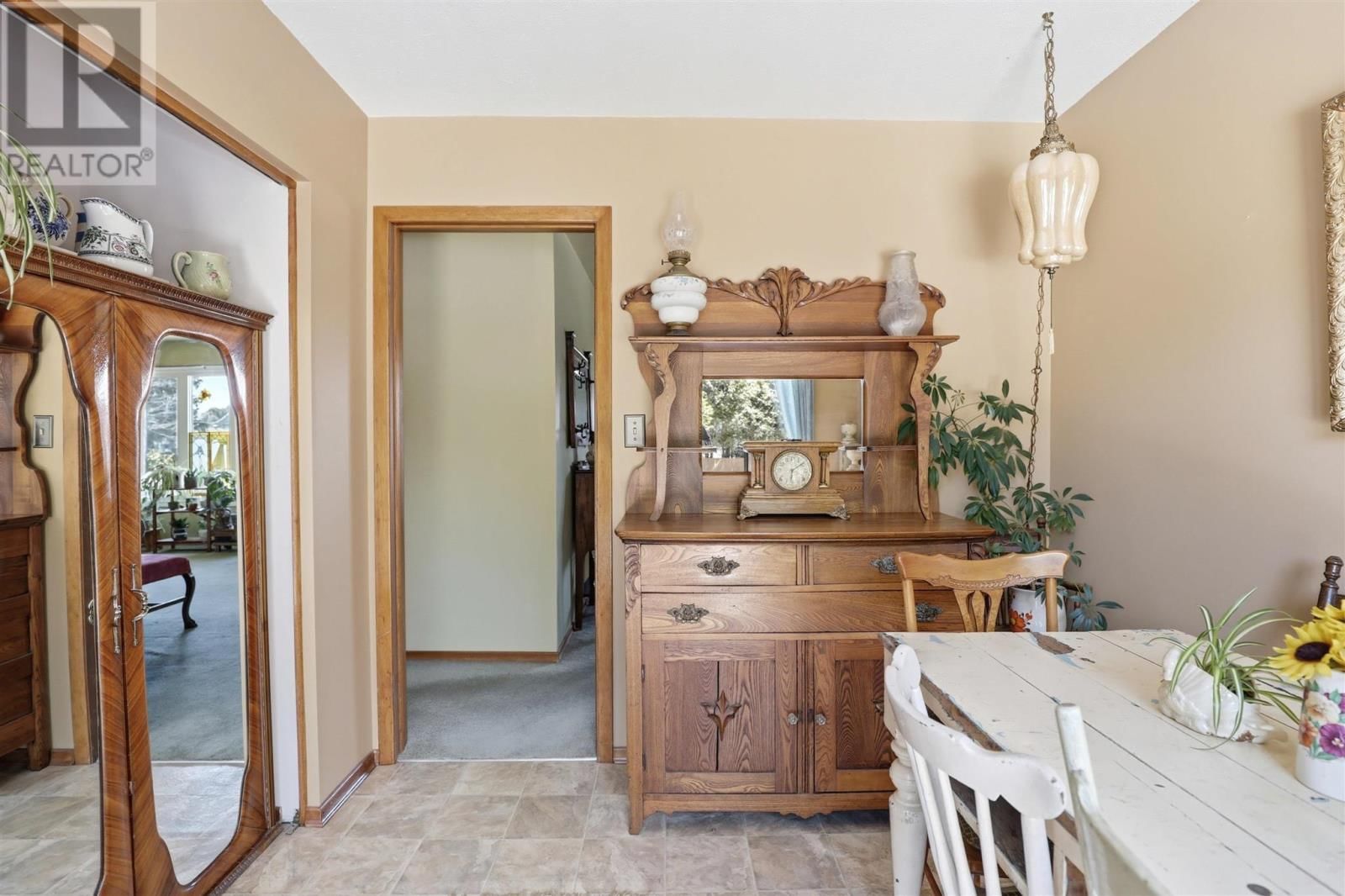 67 WAYNE CT Image 15