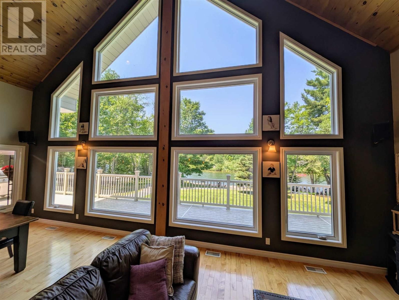 11 RIVER DR Image 22