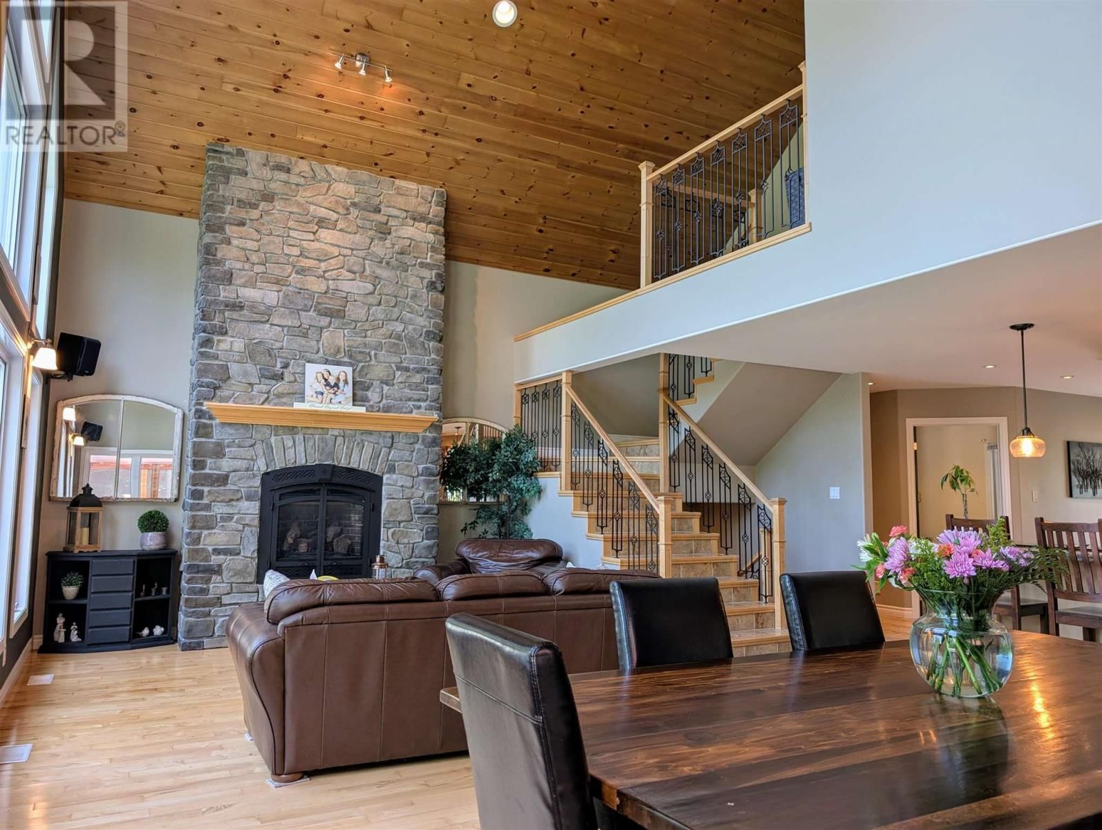 11 RIVER DR Image 23