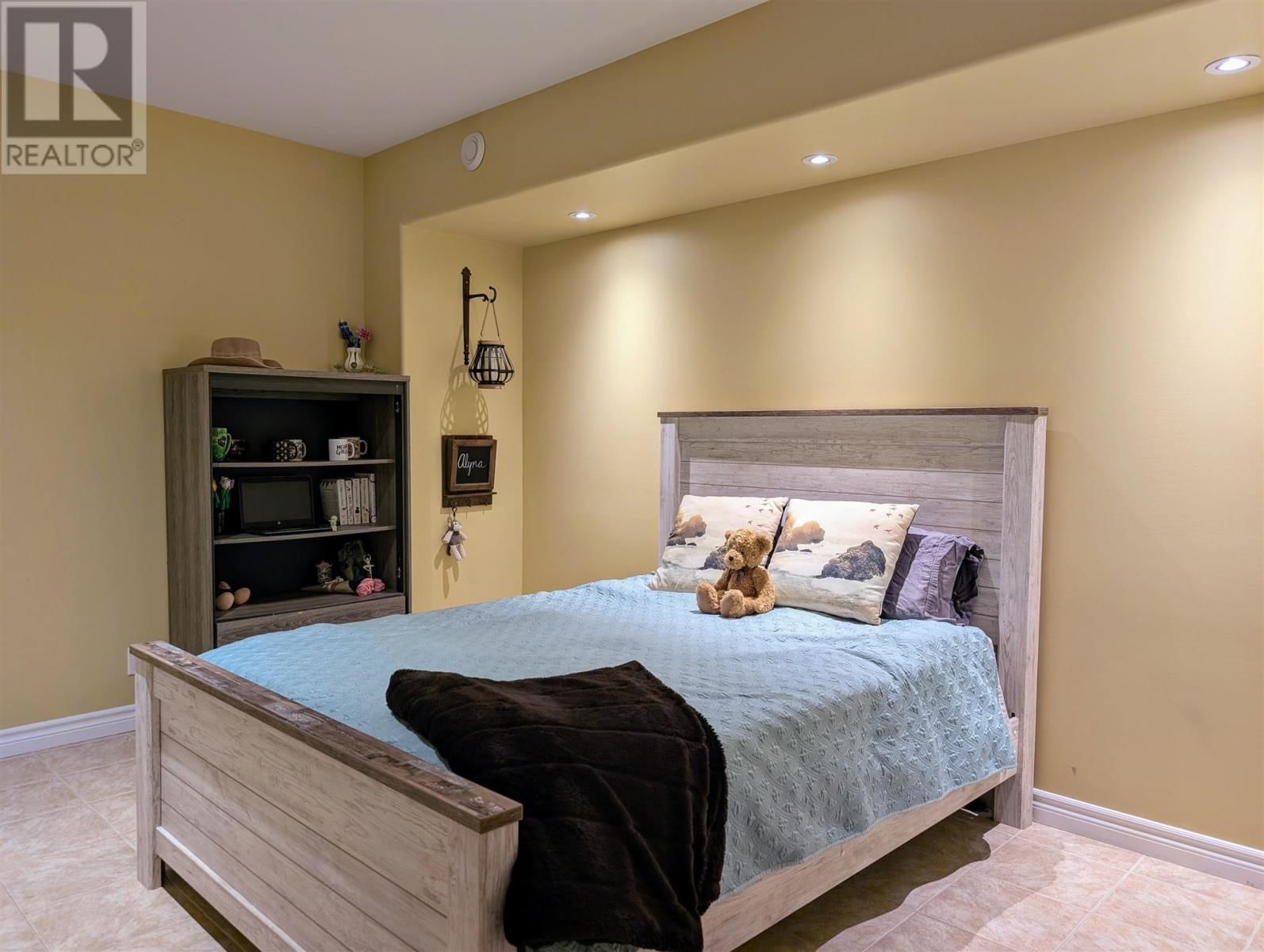 11 RIVER DR Image 30