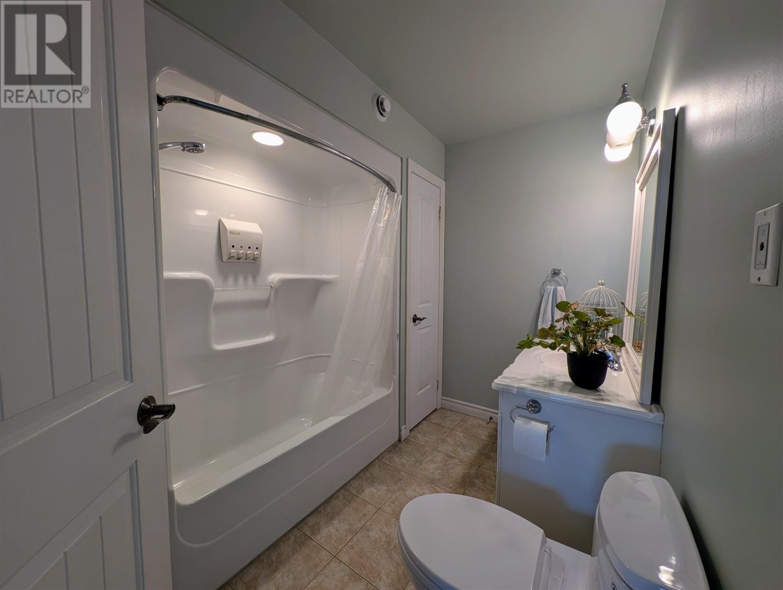 11 RIVER DR Image 35