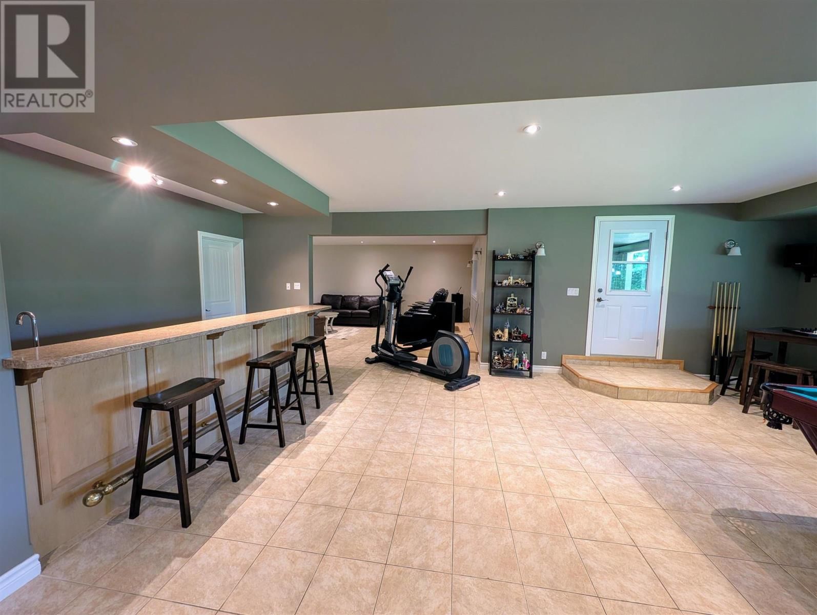 11 RIVER DR Image 40