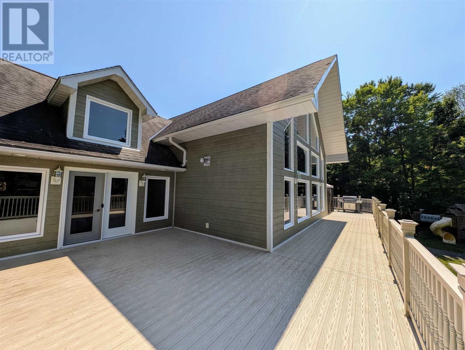 11 RIVER DR Image 42