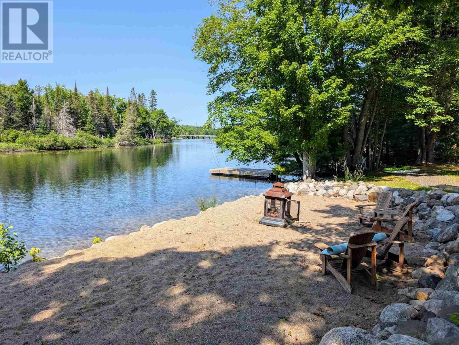 11 RIVER DR Image 46