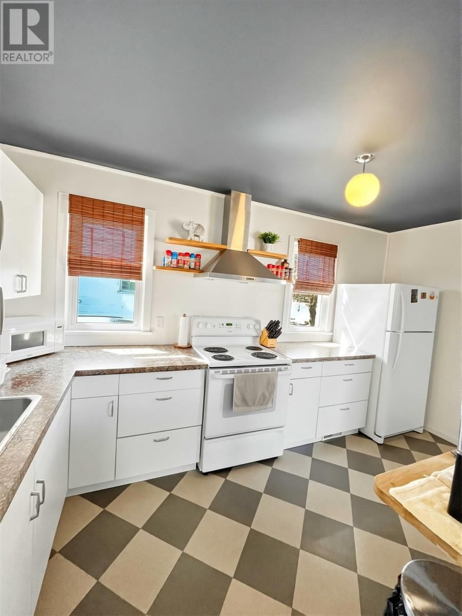 100 BRIEN AVE Image 8