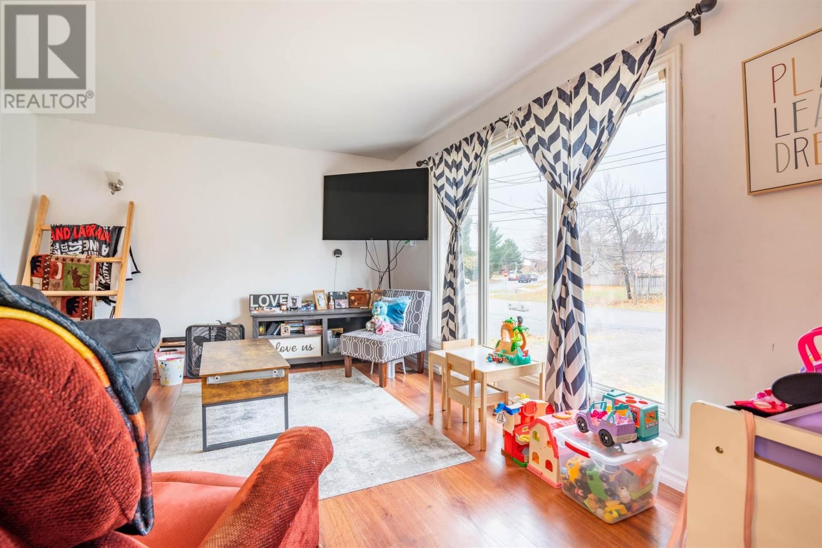 9 MARKET ST Image 12