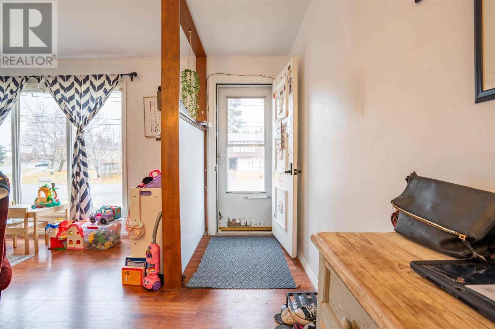 9 MARKET ST Image 13