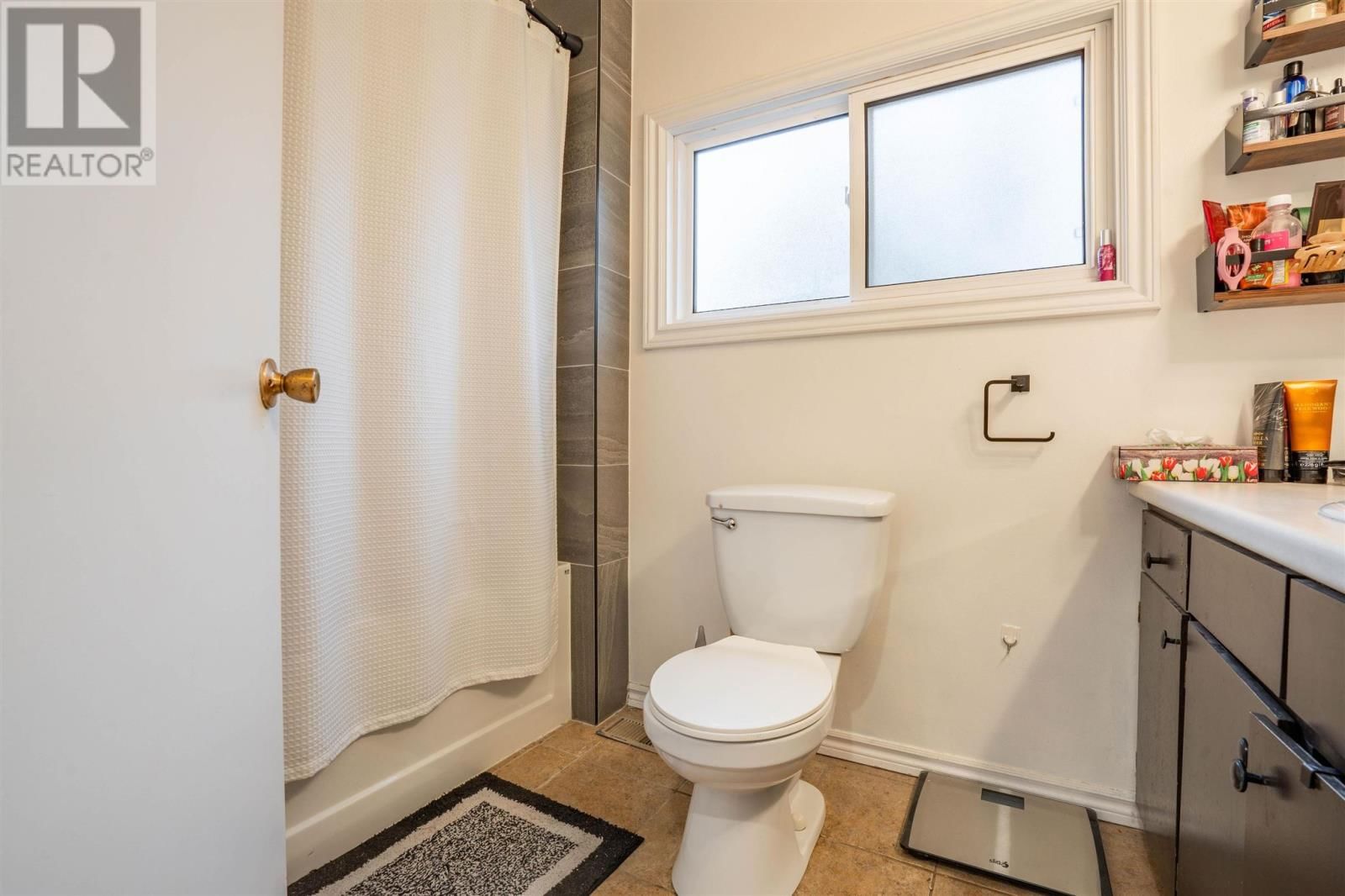 9 MARKET ST Image 21