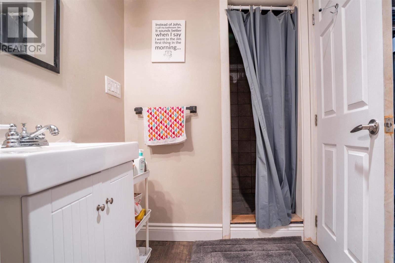 9 MARKET ST Image 24