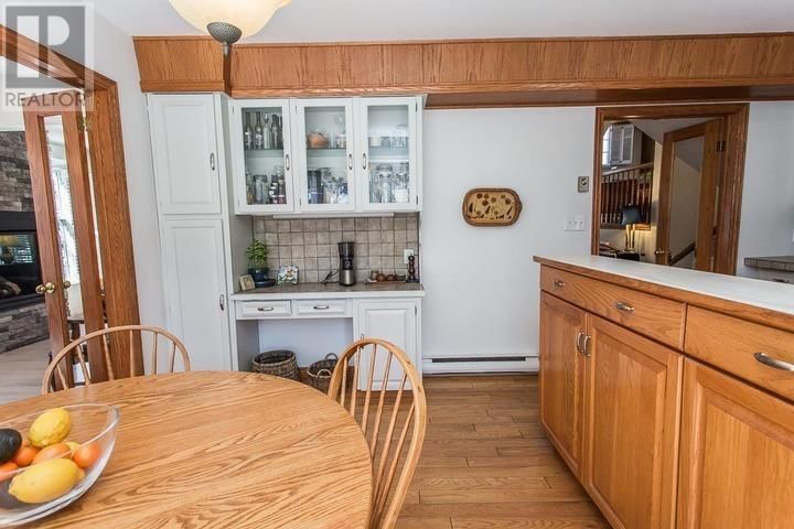 161 CADDY AVE Image 13