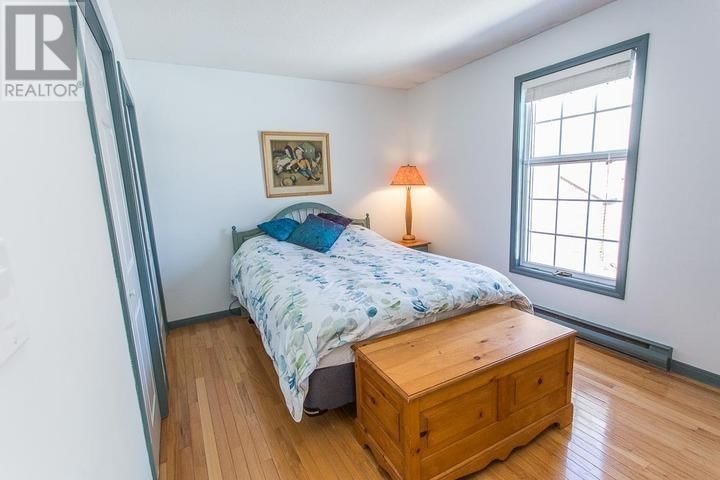 161 CADDY AVE Image 16