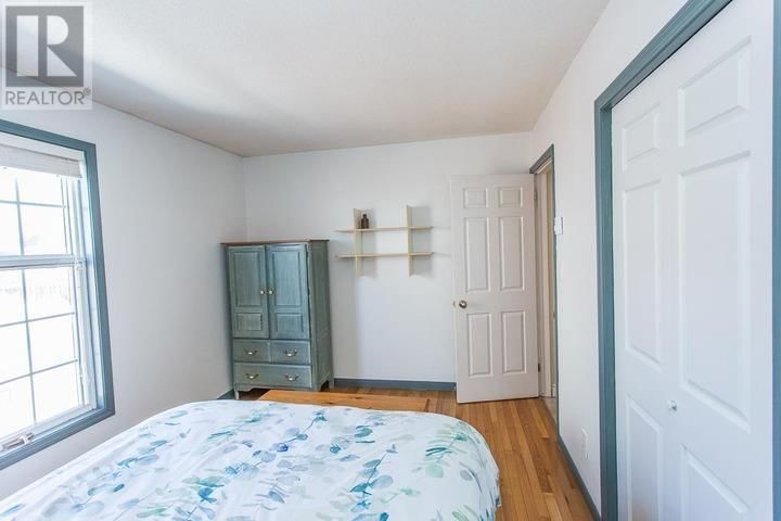 161 CADDY AVE Image 17