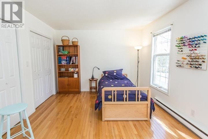 161 CADDY AVE Image 18