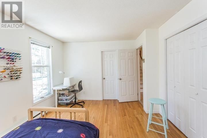 161 CADDY AVE Image 19