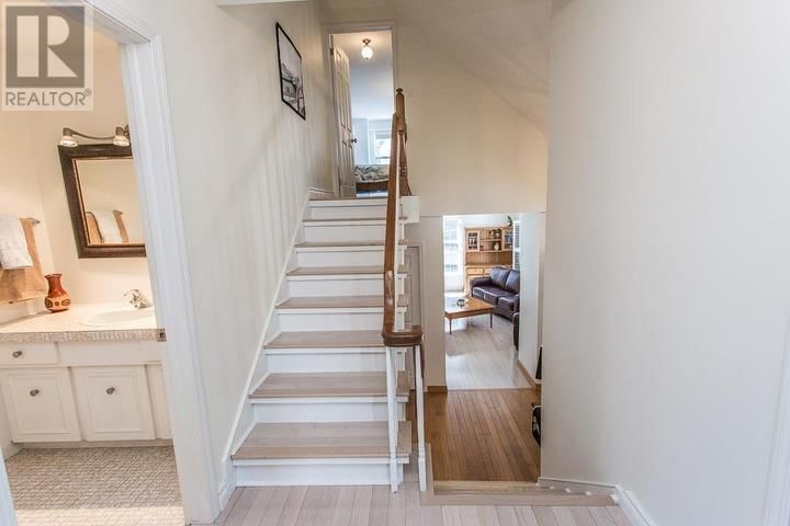 161 CADDY AVE Image 22