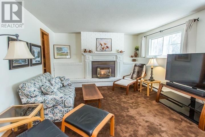 161 CADDY AVE Image 31