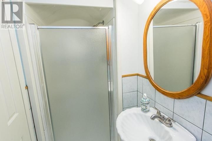 161 CADDY AVE Image 37