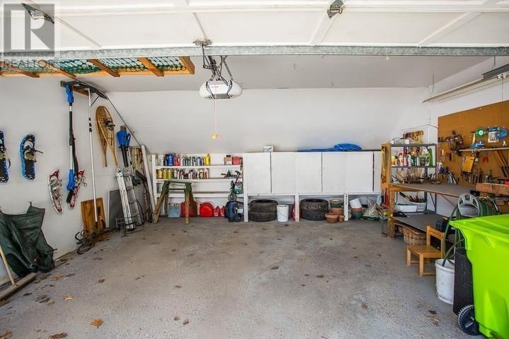 161 CADDY AVE Image 39