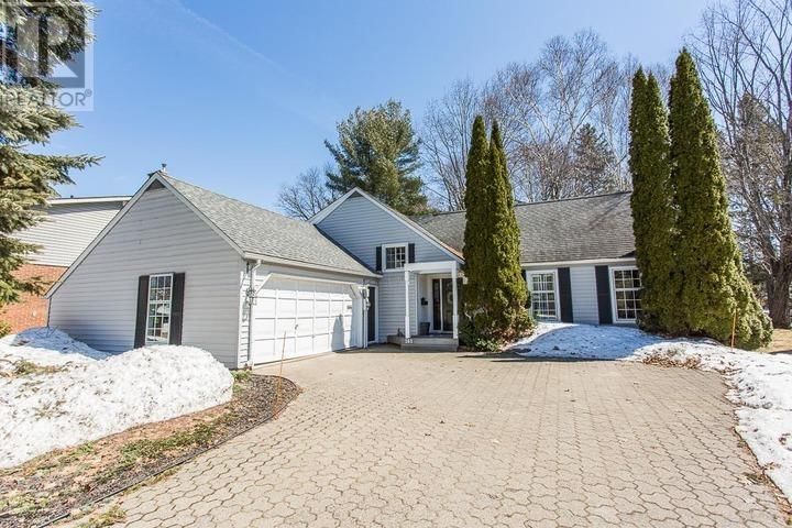 161 CADDY AVE Image 40