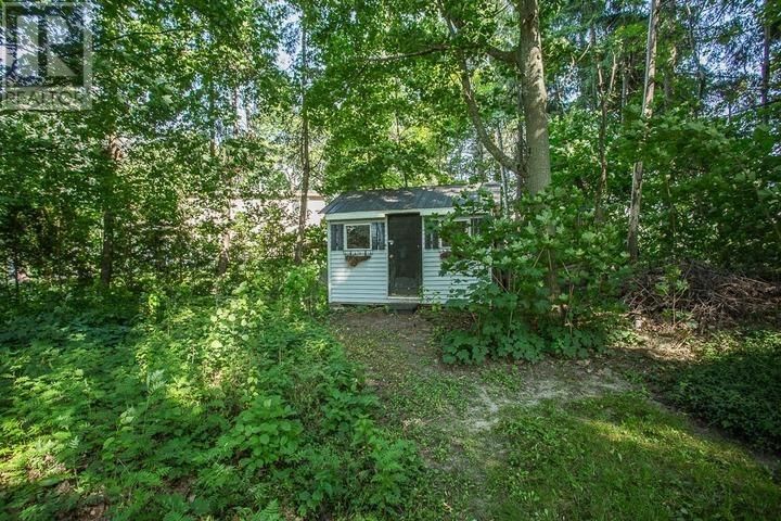 161 CADDY AVE Image 46