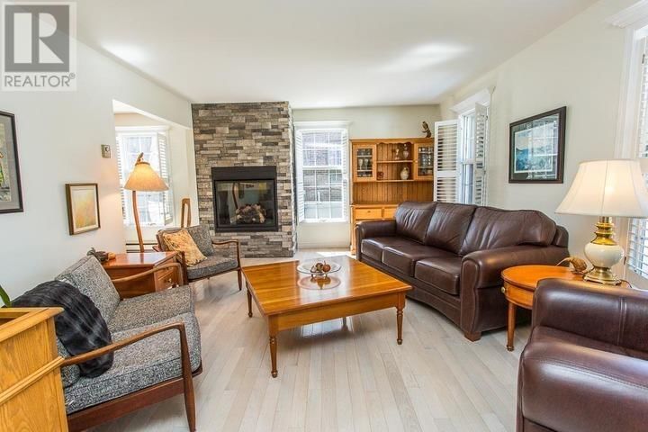 161 CADDY AVE Image 5