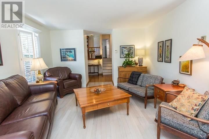 161 CADDY AVE Image 6