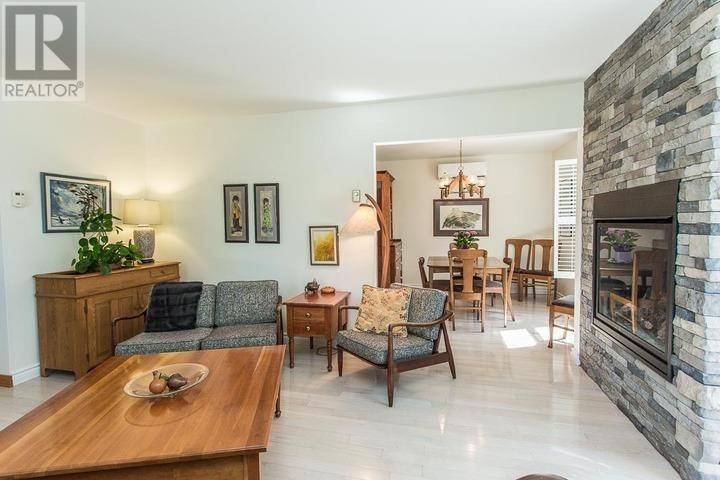 161 CADDY AVE Image 7