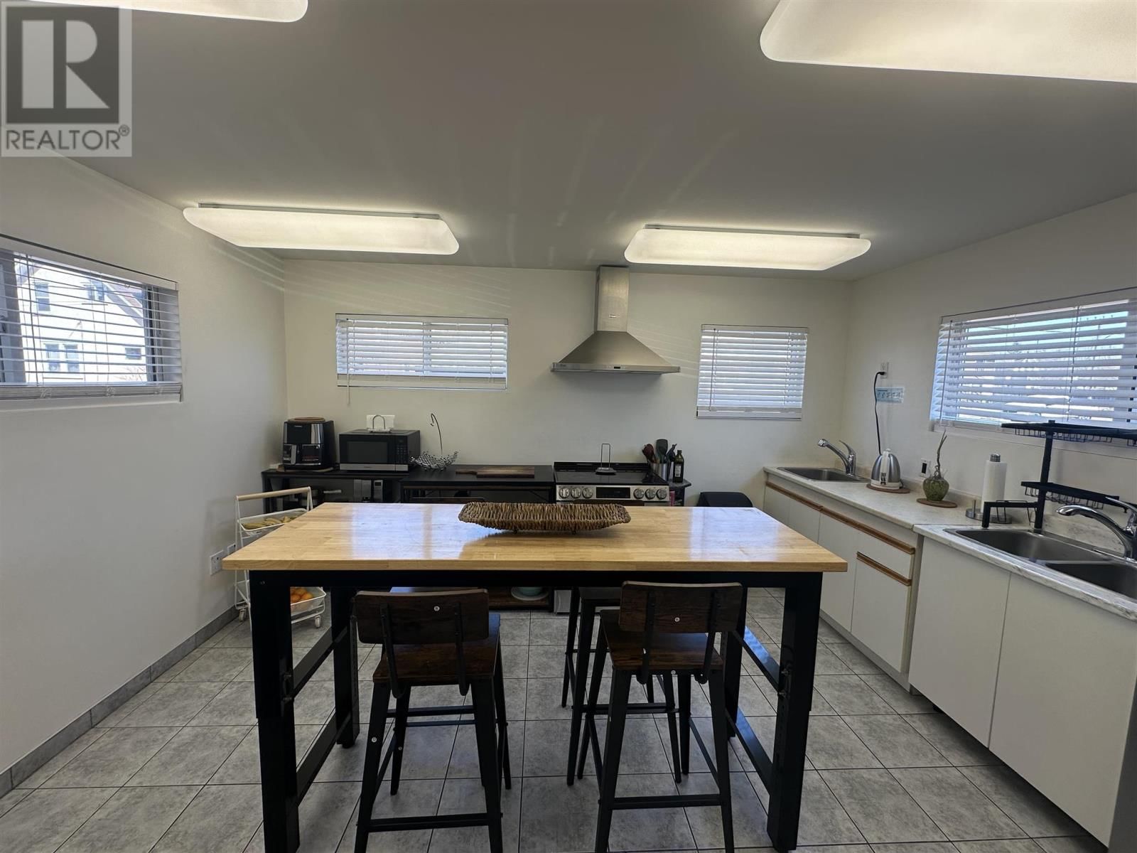 412 ALBERT ST Image 13