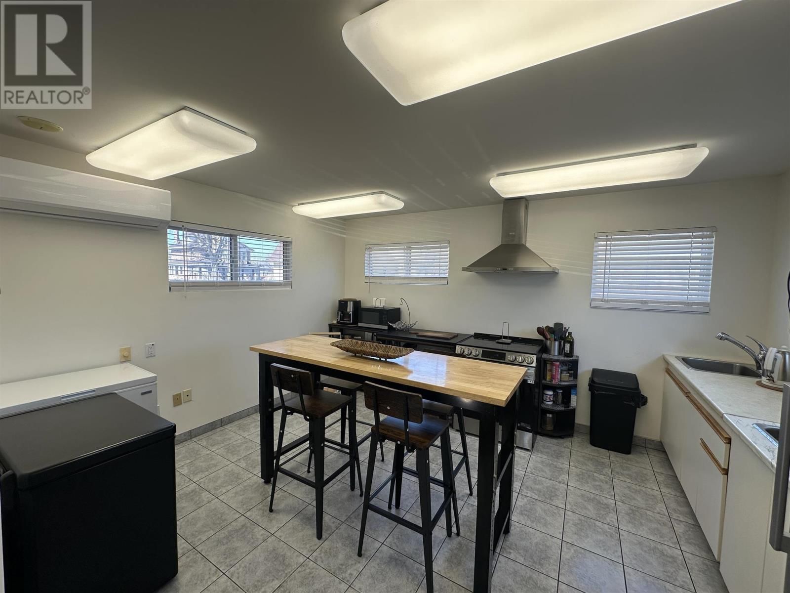 412 ALBERT ST Image 14