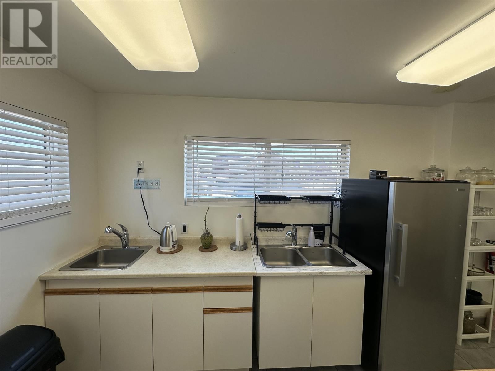 412 ALBERT ST Image 17