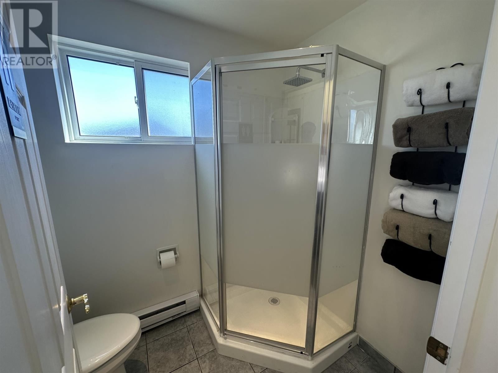 412 ALBERT ST Image 18